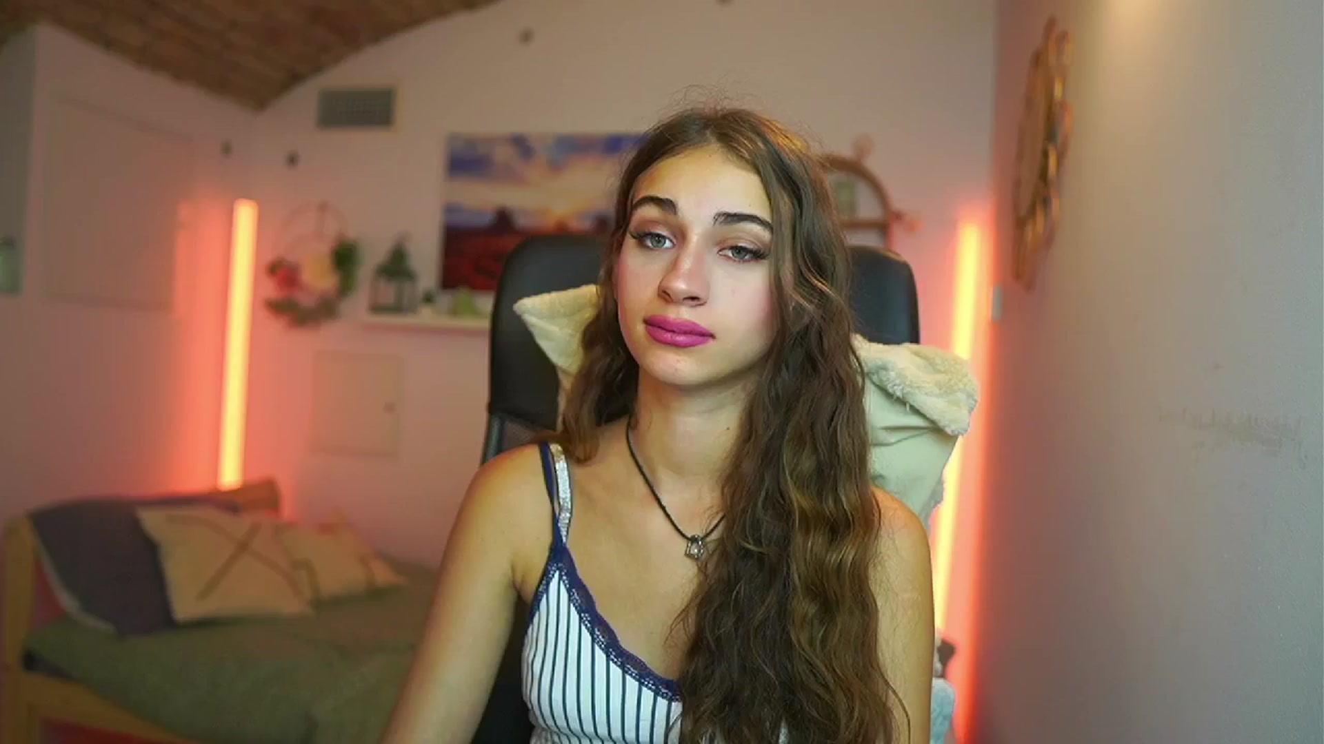 Gallery image thumbnail from Sophie__Grey's myfreecams stream on, 07/31/2025, 17:47 image 17 of 20