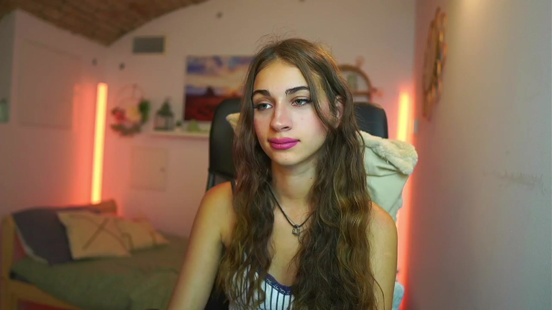 Gallery image thumbnail from Sophie__Grey's myfreecams stream on, 07/31/2025, 17:47 image 14 of 20