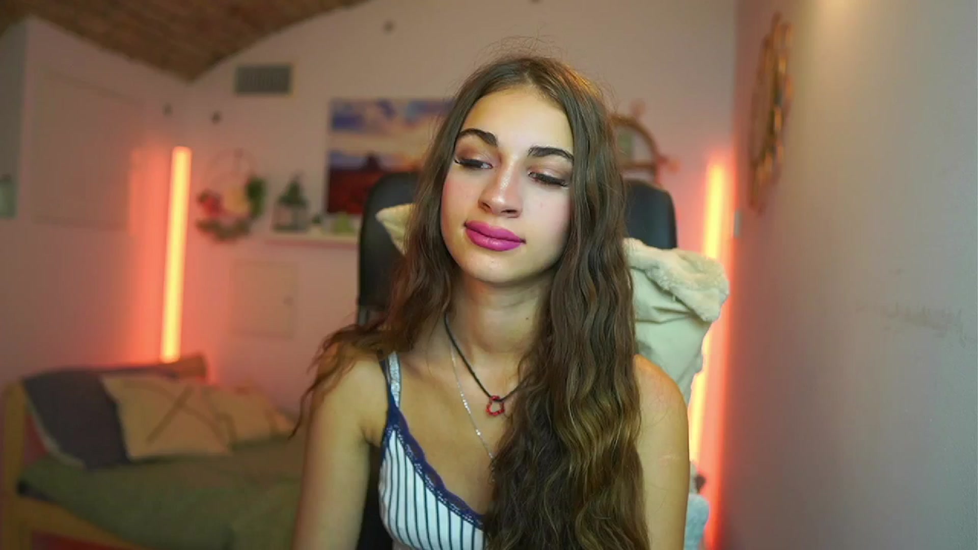 Gallery image thumbnail from Sophie__Grey's myfreecams stream on, 07/31/2025, 17:47 image 6 of 20