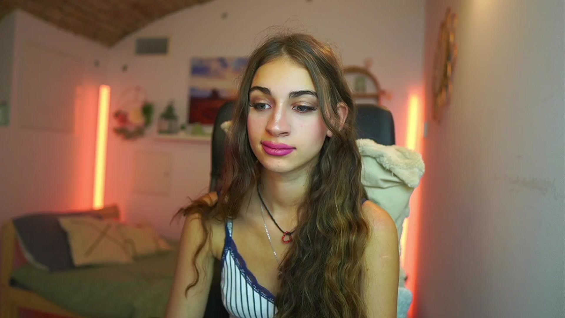 Gallery image thumbnail from Sophie__Grey's myfreecams stream on, 07/31/2025, 17:47 image 9 of 20