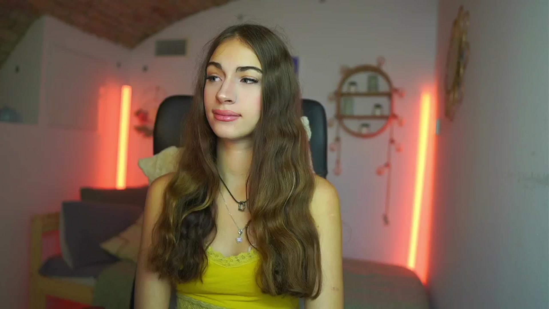 Gallery image thumbnail from Sophie__Grey's myfreecams stream on, 08/01/2025, 13:17 image 1 of 20