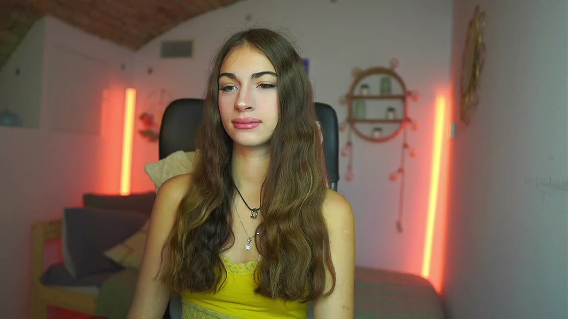 Gallery image thumbnail from Sophie__Grey's myfreecams stream on, 08/01/2025, 13:17 image 2 of 20