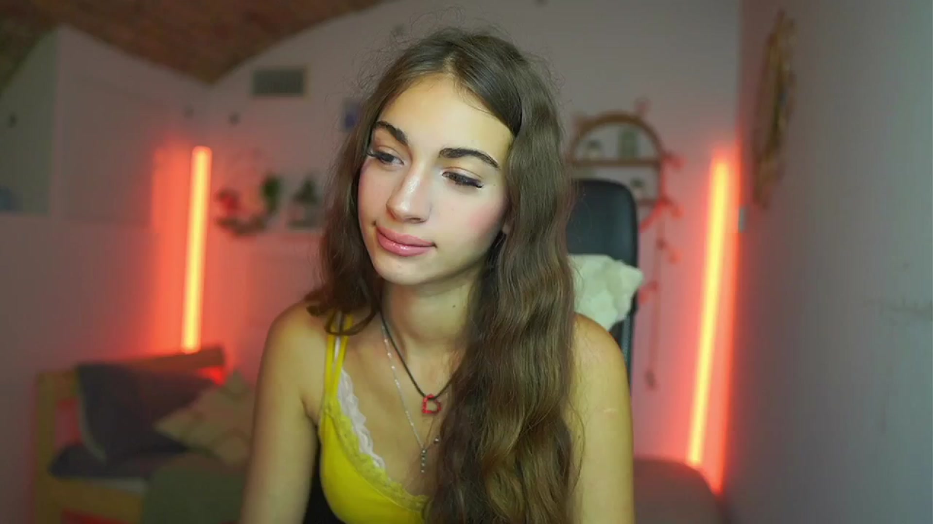 Gallery image thumbnail from Sophie__Grey's myfreecams stream on, 08/01/2025, 14:40 image 19 of 20