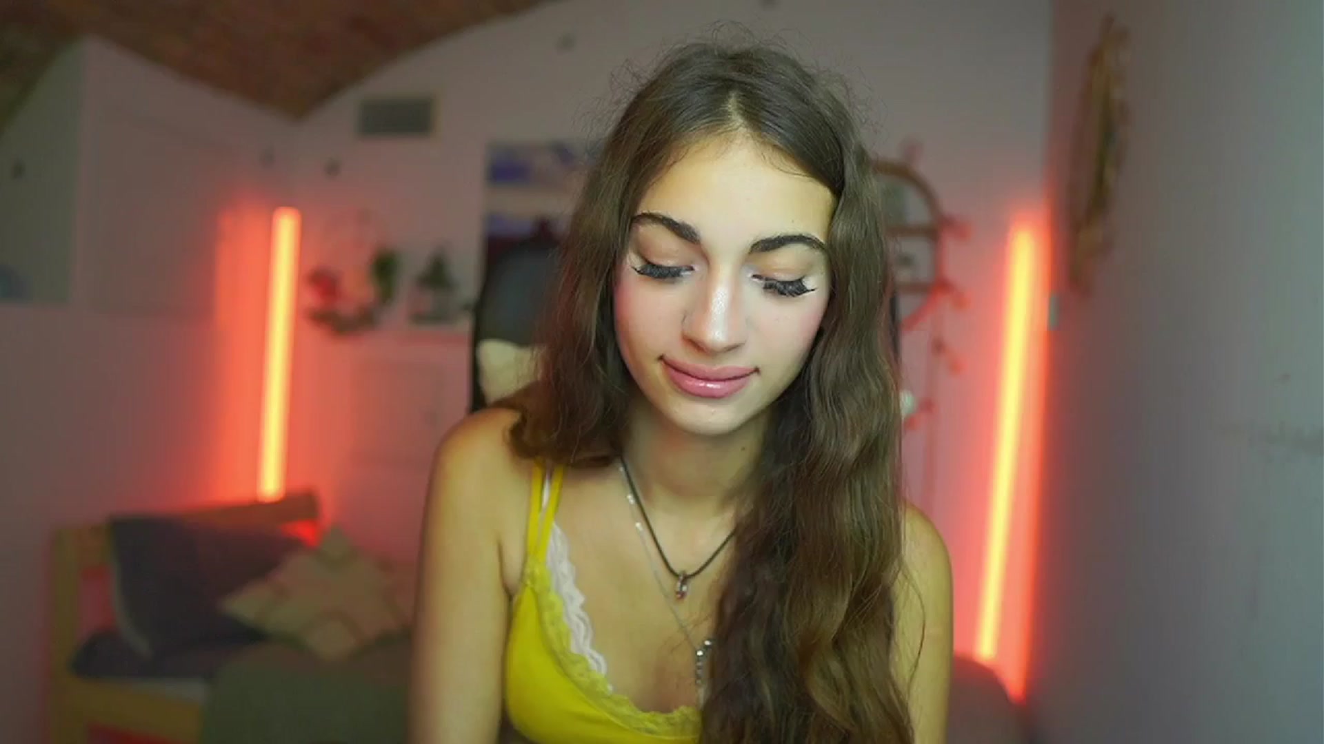 Gallery image thumbnail from Sophie__Grey's myfreecams stream on, 08/01/2025, 14:40 image 17 of 20