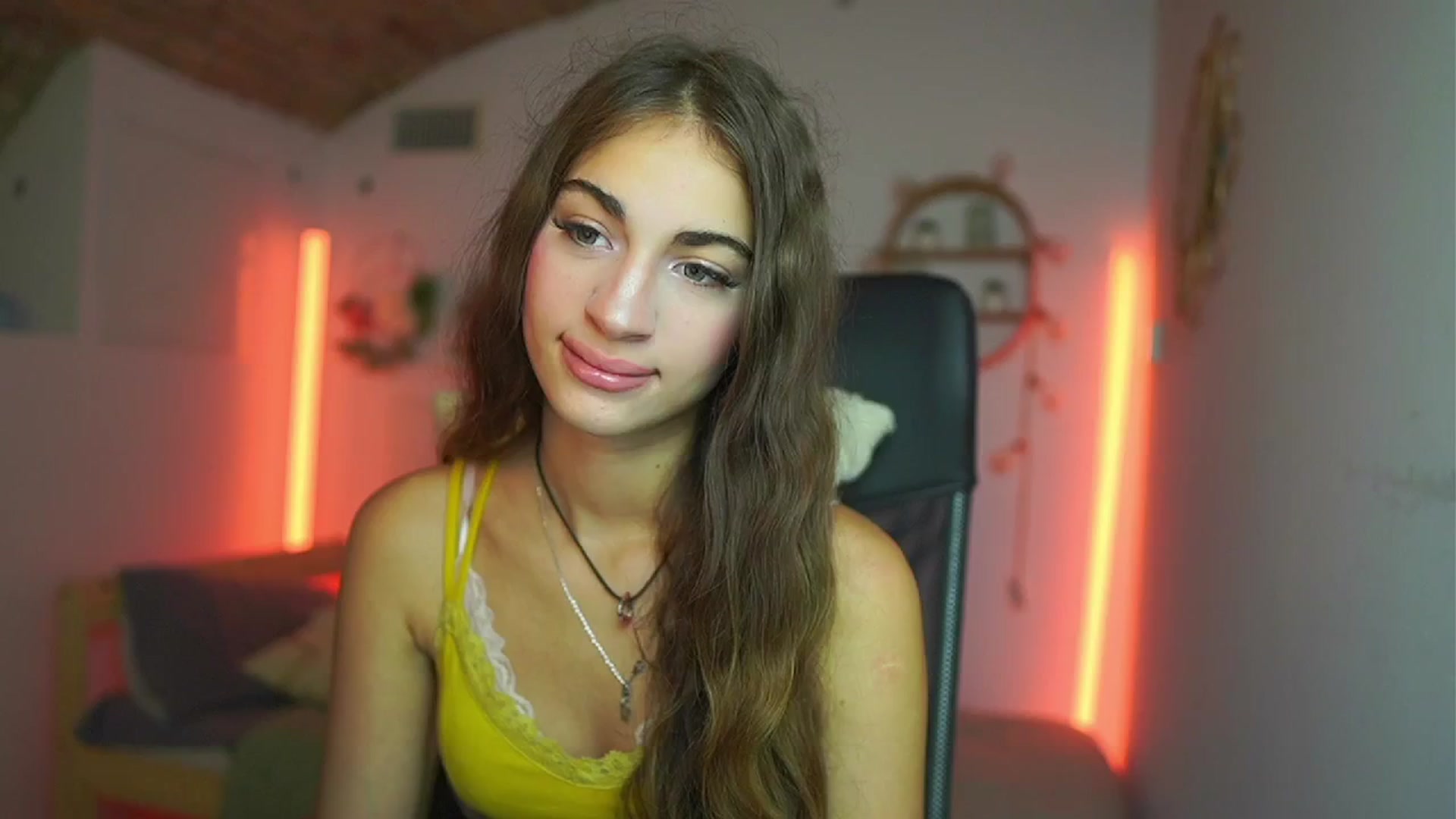 Gallery image thumbnail from Sophie__Grey's myfreecams stream on, 08/01/2025, 14:40 image 12 of 20
