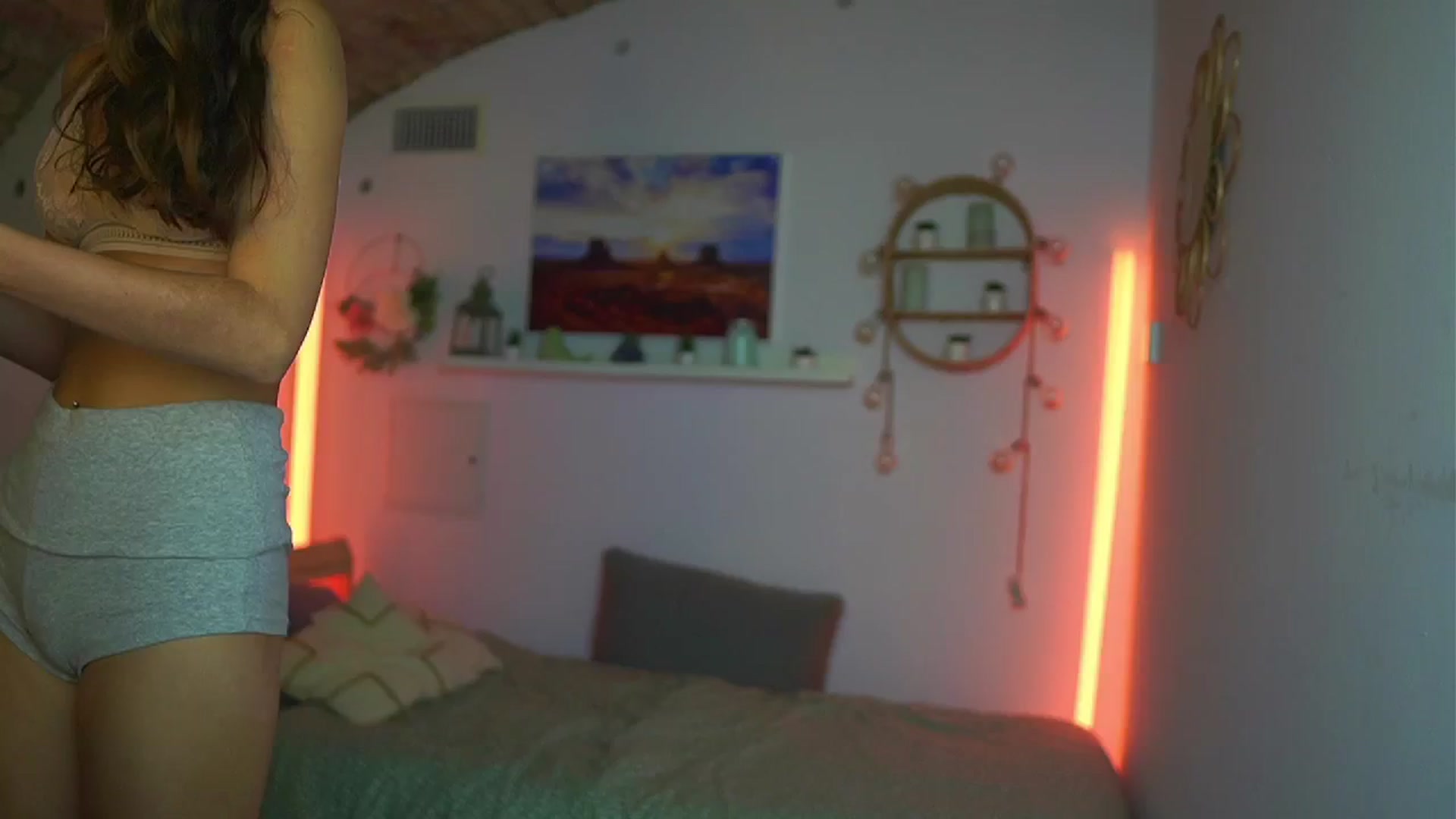 Gallery image thumbnail from Sophie__Grey's myfreecams stream on, 08/01/2025, 14:40 image 9 of 20