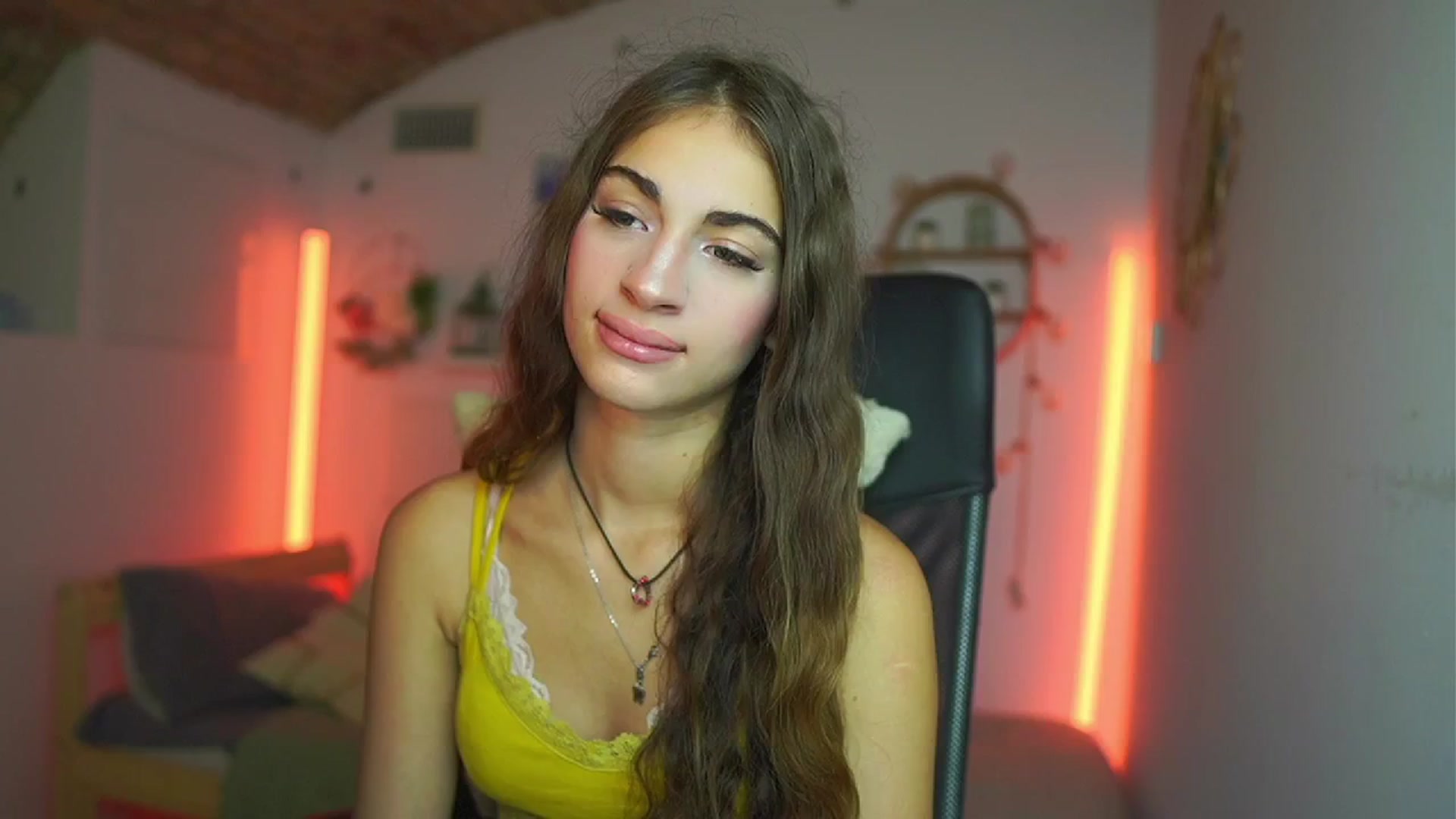 Gallery image thumbnail from Sophie__Grey's myfreecams stream on, 08/01/2025, 14:40 image 15 of 20