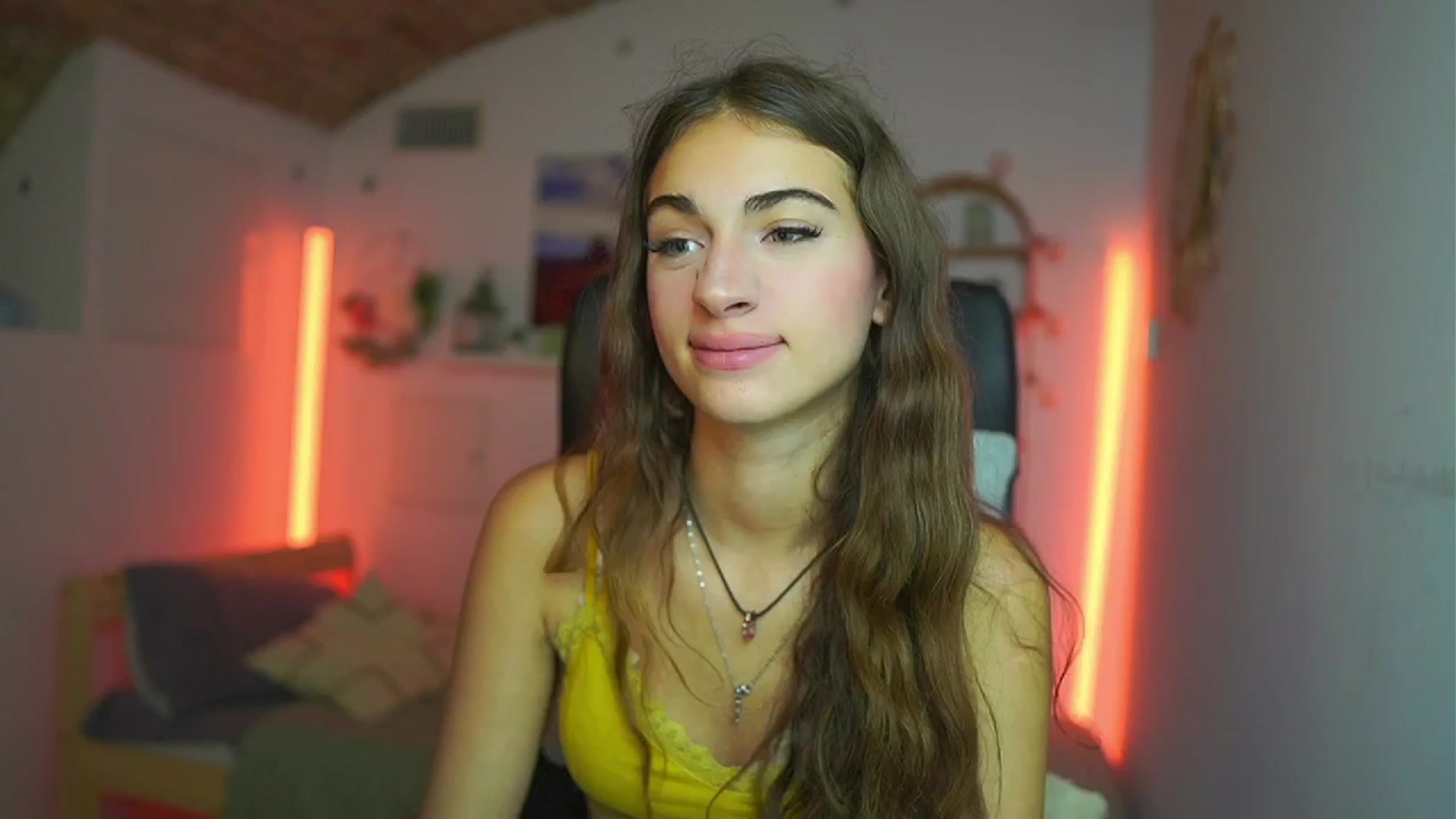 Gallery image thumbnail from Sophie__Grey's myfreecams stream on, 08/01/2025, 16:34 image 17 of 20