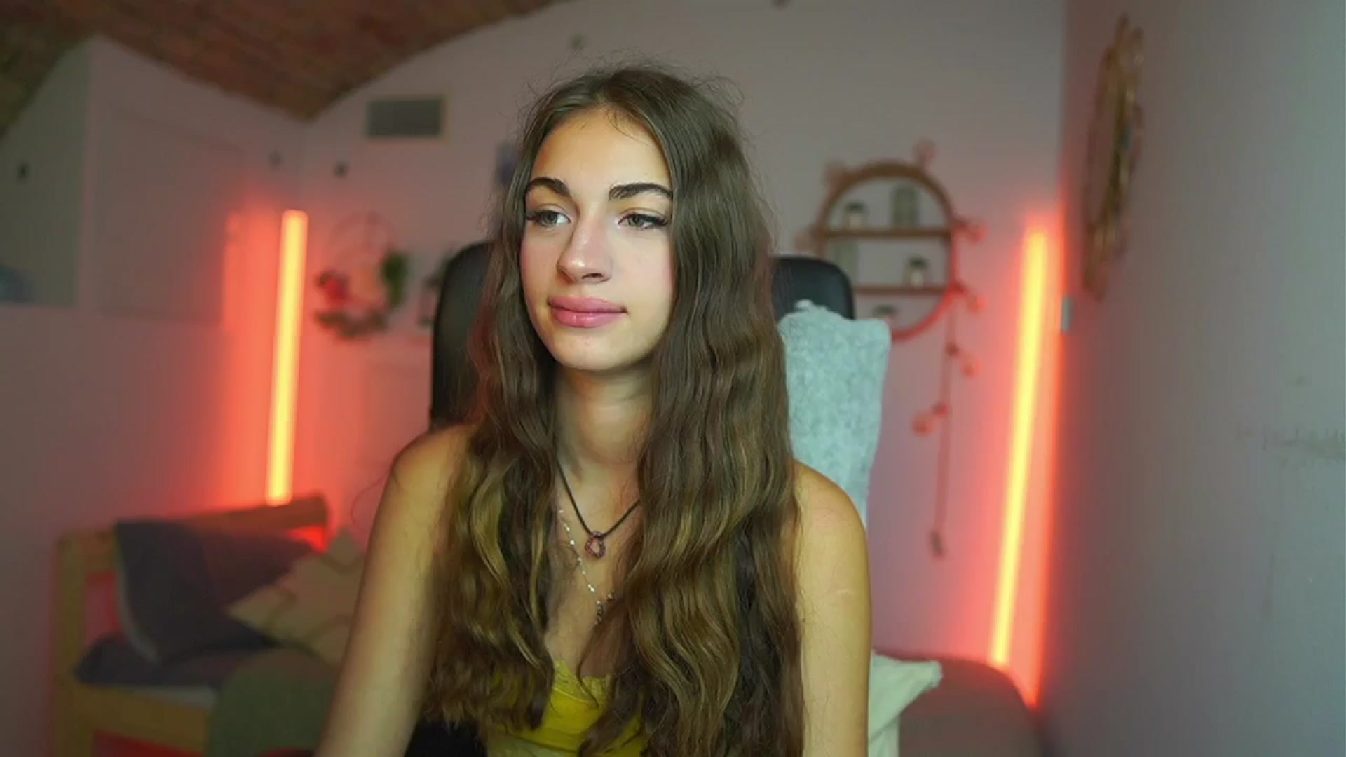 Gallery image thumbnail from Sophie__Grey's myfreecams stream on, 08/01/2025, 16:34 image 3 of 20