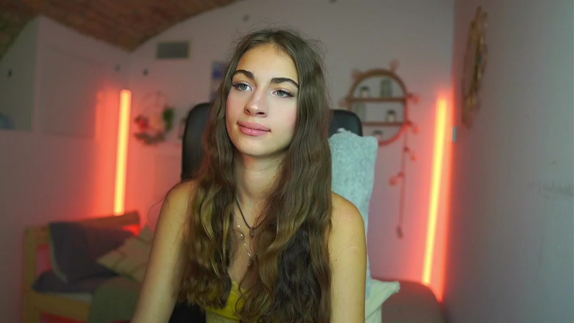 Gallery image thumbnail from Sophie__Grey's myfreecams stream on, 08/01/2025, 16:34 image 2 of 20