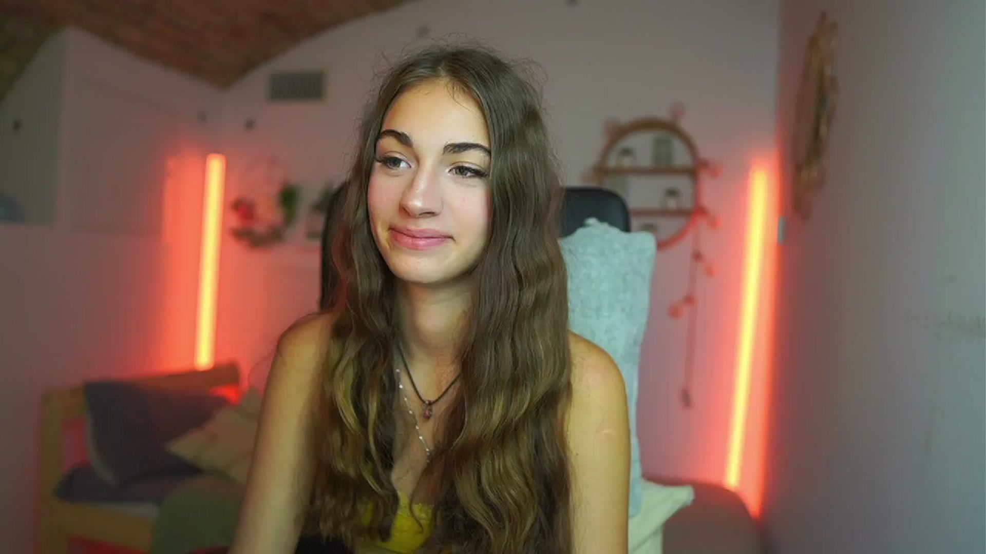 Gallery image thumbnail from Sophie__Grey's myfreecams stream on, 08/01/2025, 16:34 image 5 of 20