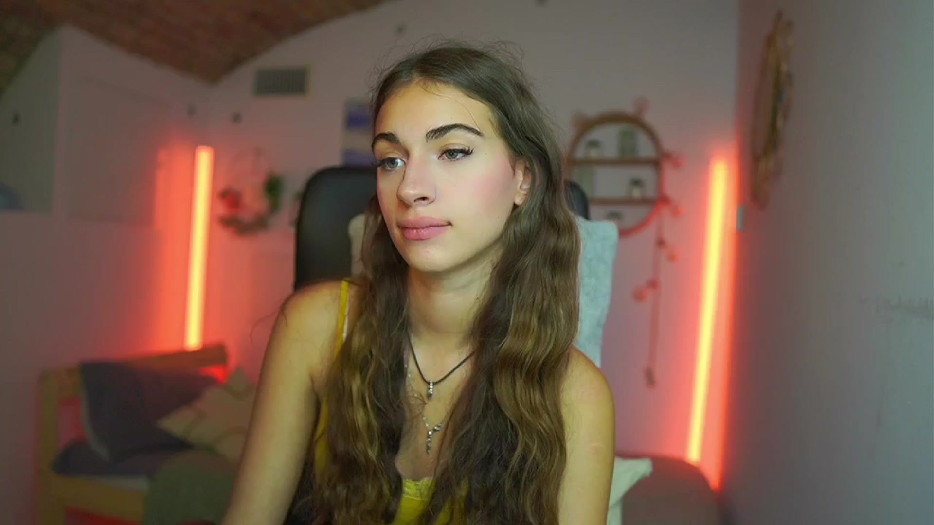 Gallery image thumbnail from Sophie__Grey's myfreecams stream on, 08/01/2025, 16:34 image 7 of 20