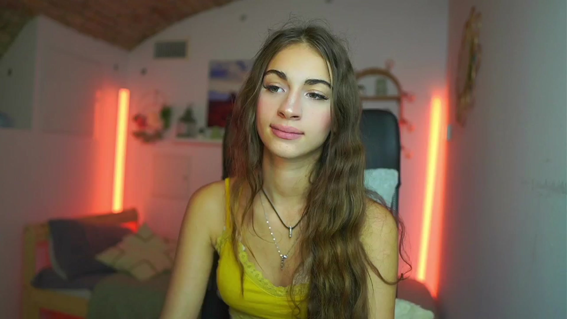 Gallery image thumbnail from Sophie__Grey's myfreecams stream on, 08/01/2025, 16:34 image 14 of 20