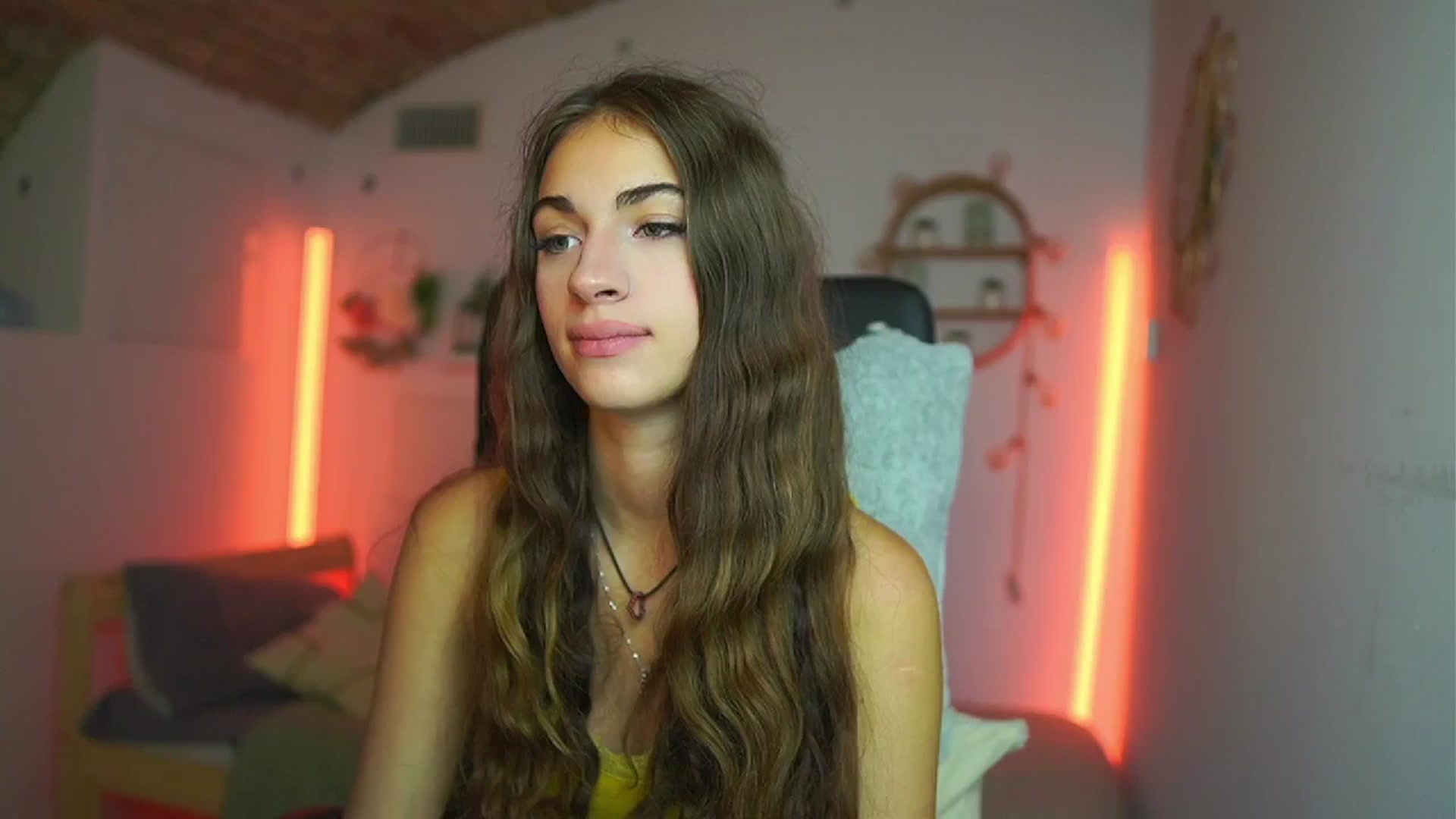 Gallery image thumbnail from Sophie__Grey's myfreecams stream on, 08/01/2025, 16:34 image 6 of 20