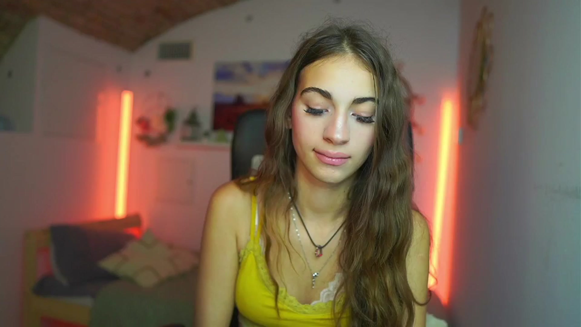 Gallery image thumbnail from Sophie__Grey's myfreecams stream on, 08/01/2025, 16:34 image 16 of 20