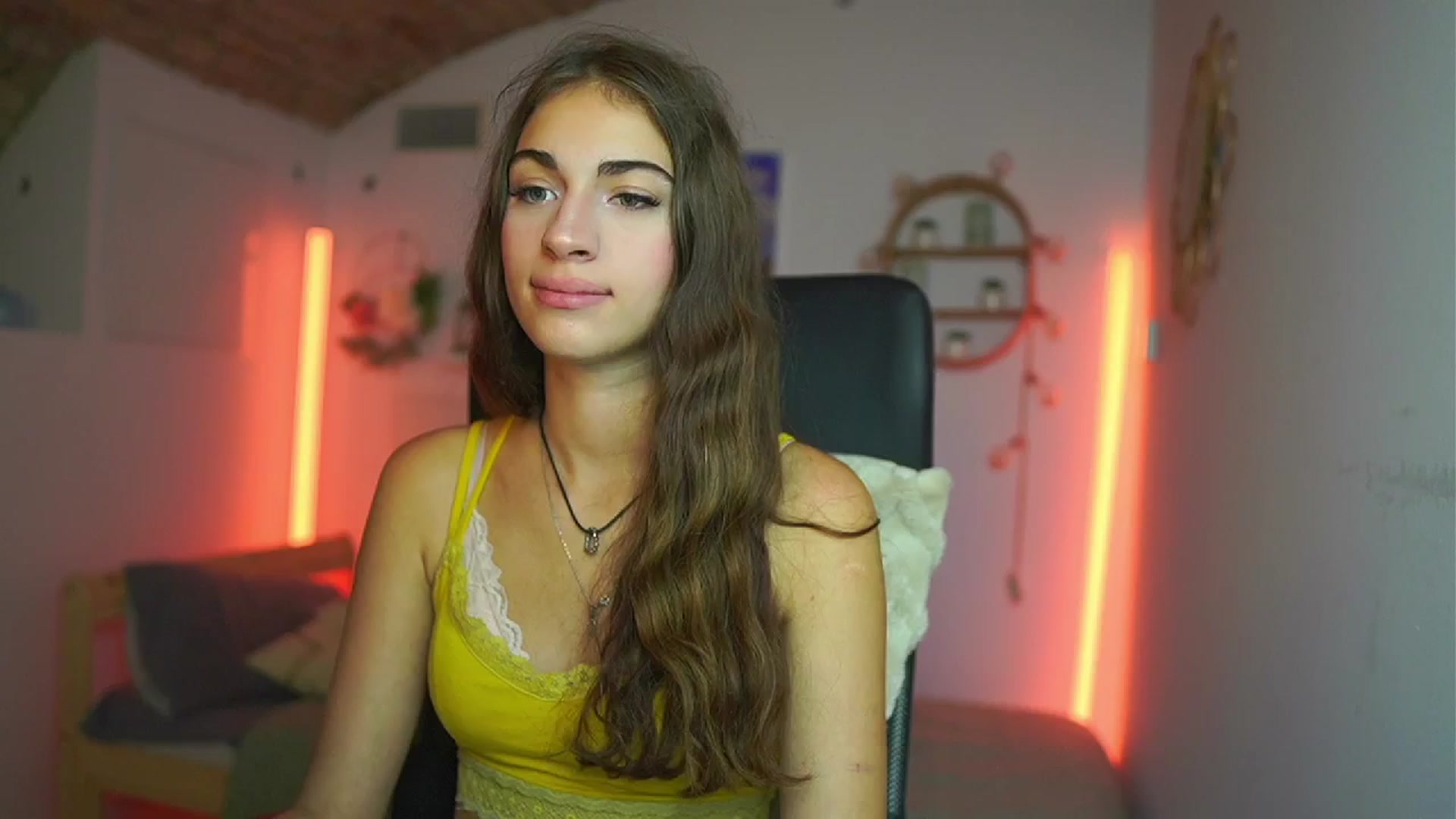 Gallery image thumbnail from Sophie__Grey's myfreecams stream on, 08/01/2025, 17:52 image 4 of 20
