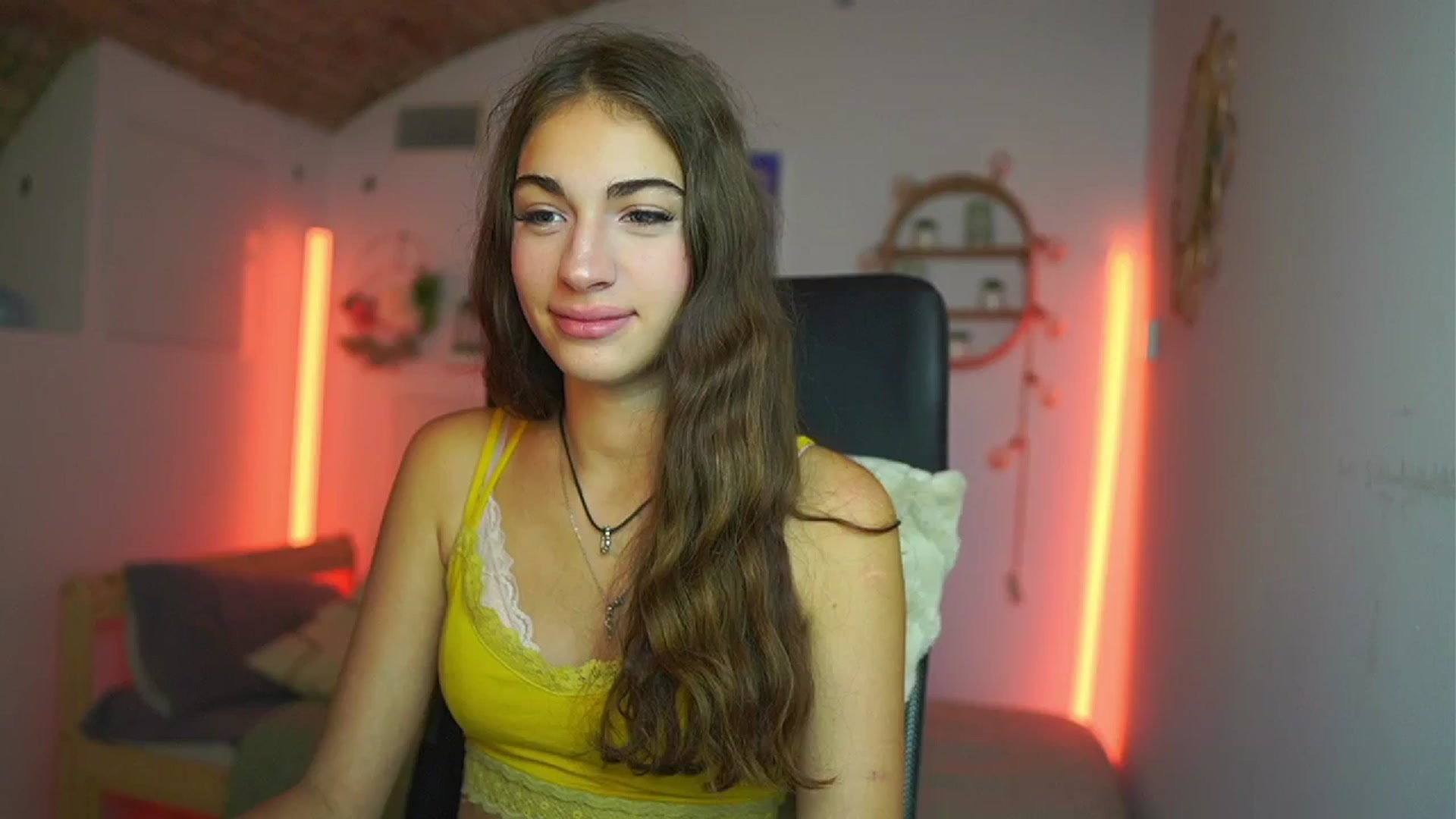 Gallery image thumbnail from Sophie__Grey's myfreecams stream on, 08/01/2025, 17:52 image 3 of 20