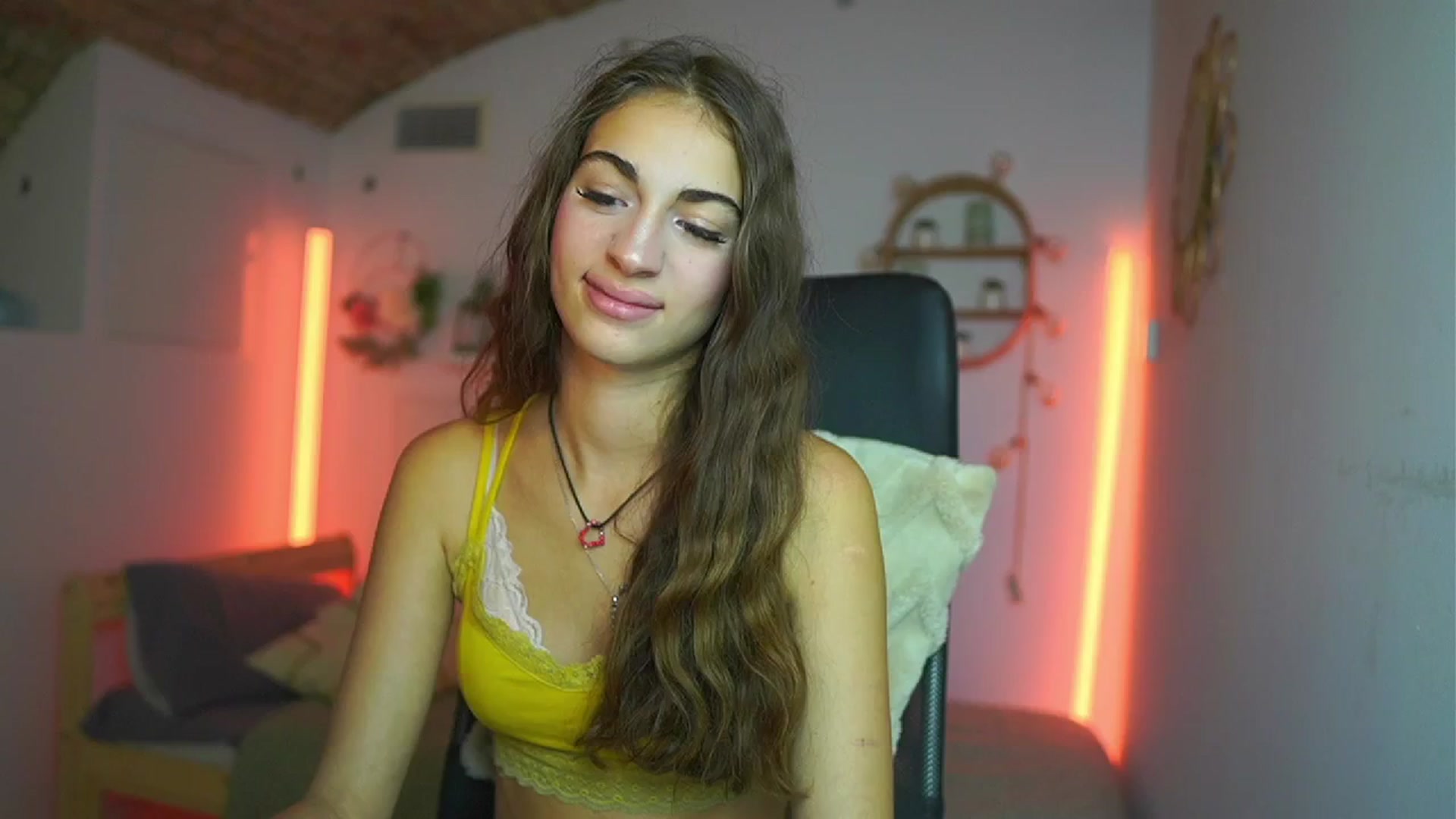 Gallery image thumbnail from Sophie__Grey's myfreecams stream on, 08/01/2025, 17:52 image 11 of 20
