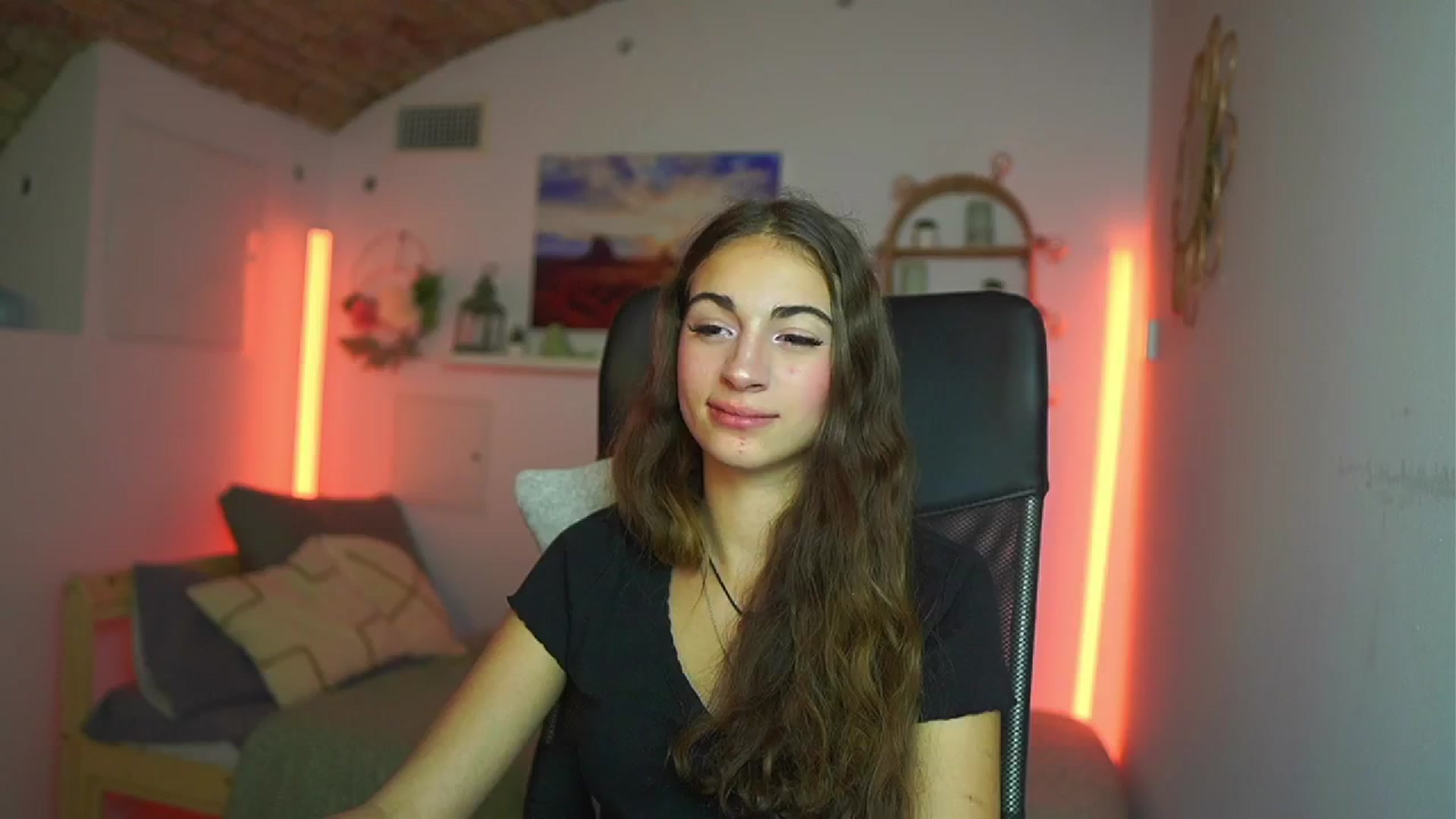 Gallery image thumbnail from Sophie__Grey's myfreecams stream on, 08/02/2025, 13:45 image 20 of 20