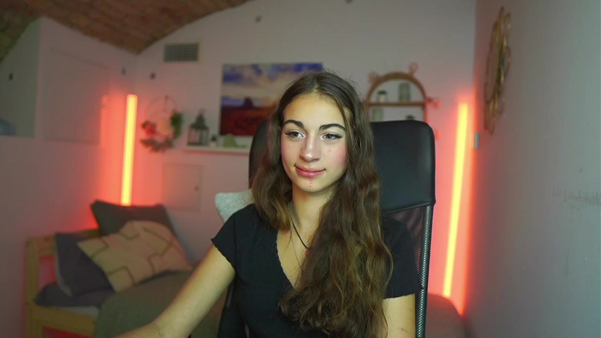 Gallery image thumbnail from Sophie__Grey's myfreecams stream on, 08/02/2025, 13:45 image 19 of 20