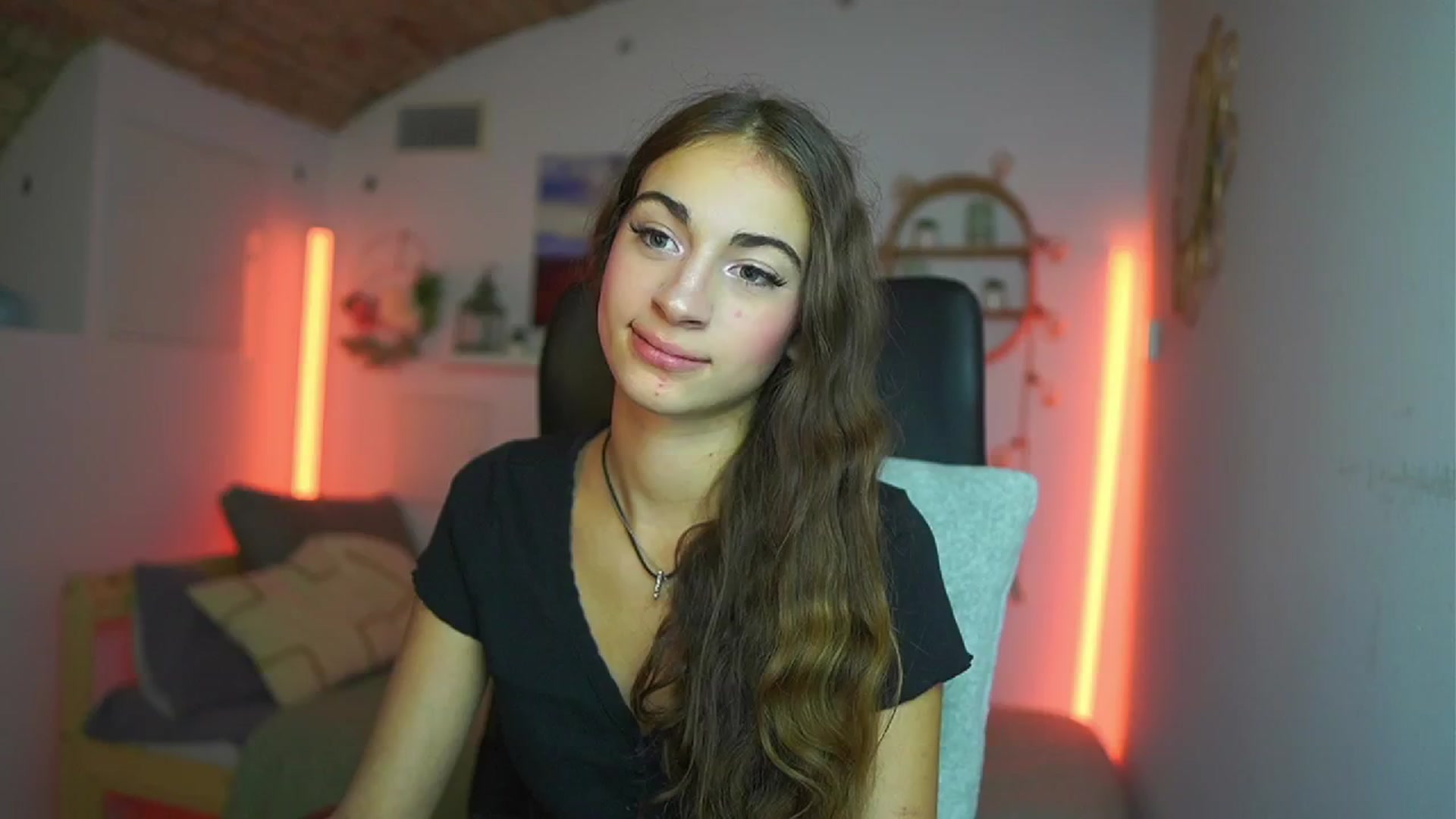 Gallery image thumbnail from Sophie__Grey's myfreecams stream on, 08/02/2025, 13:45 image 11 of 20