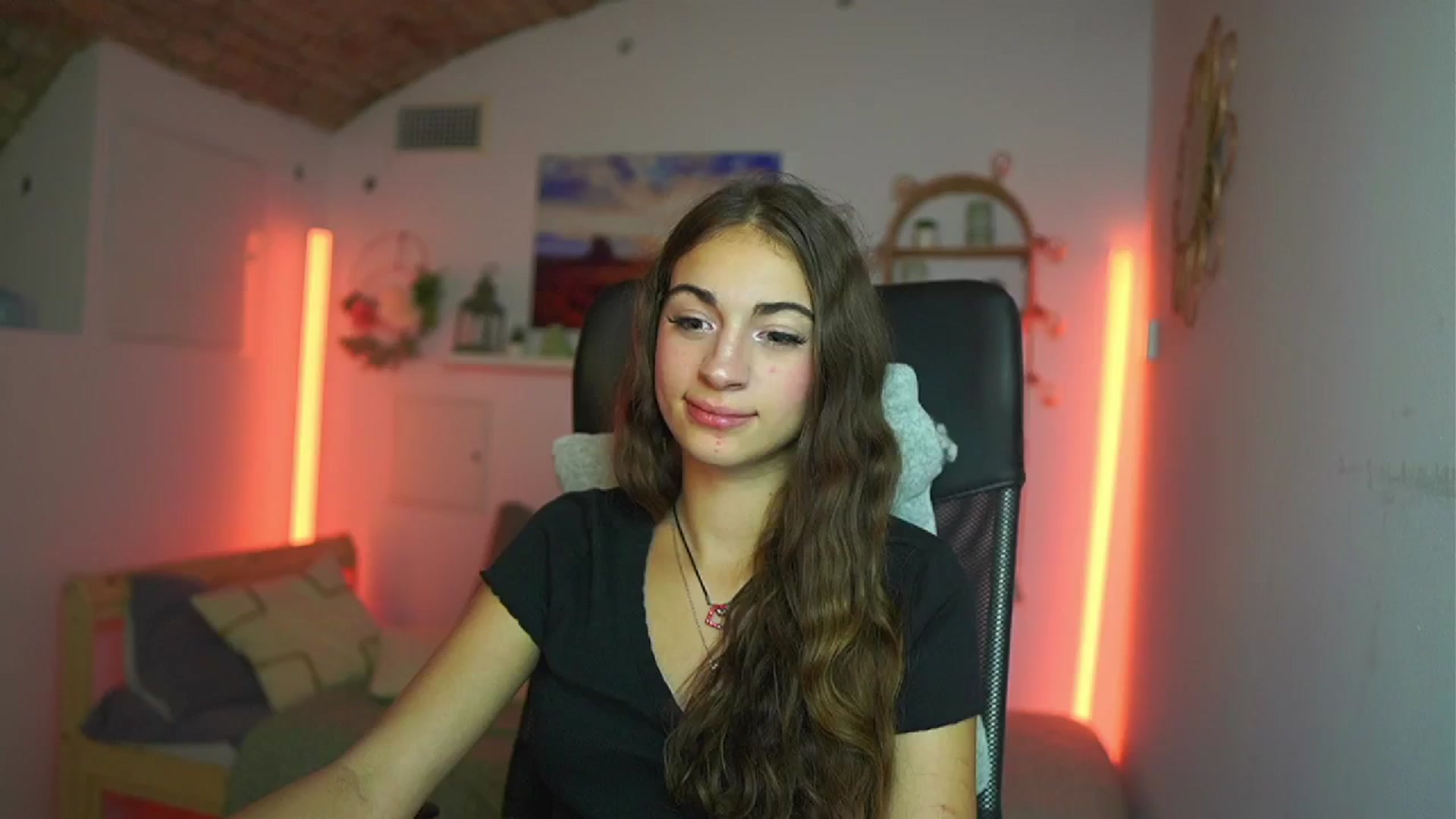 Gallery image thumbnail from Sophie__Grey's myfreecams stream on, 08/02/2025, 15:19 image 3 of 20