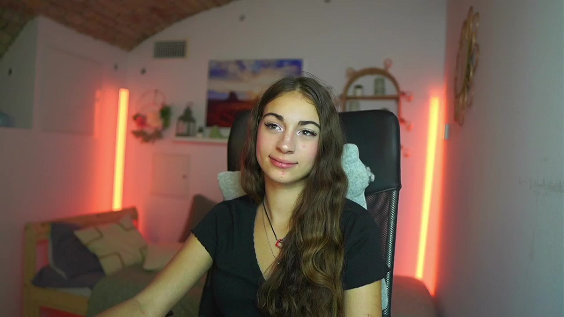 Gallery image thumbnail from Sophie__Grey's myfreecams stream on, 08/02/2025, 15:19 image 2 of 20