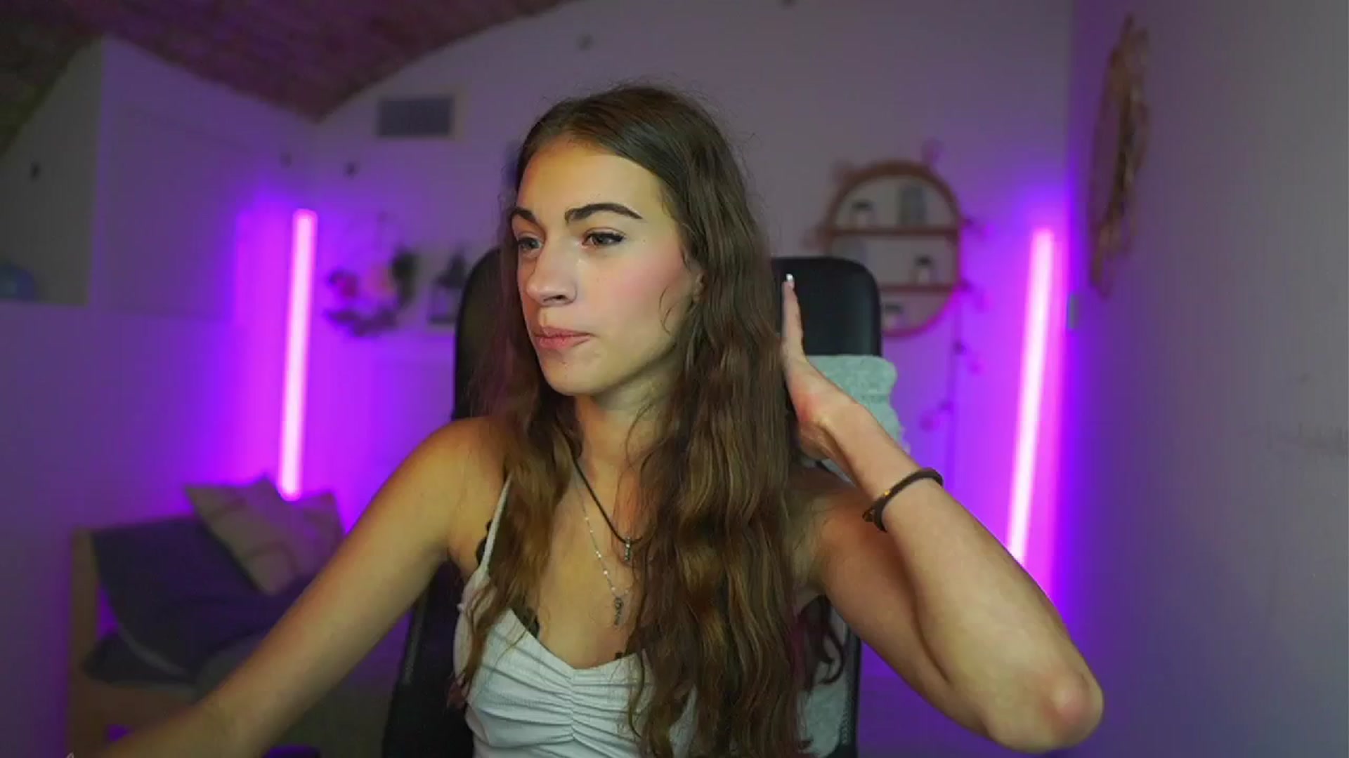 Gallery image thumbnail from Sophie__Grey's myfreecams stream on, 08/03/2025, 15:30 image 10 of 20