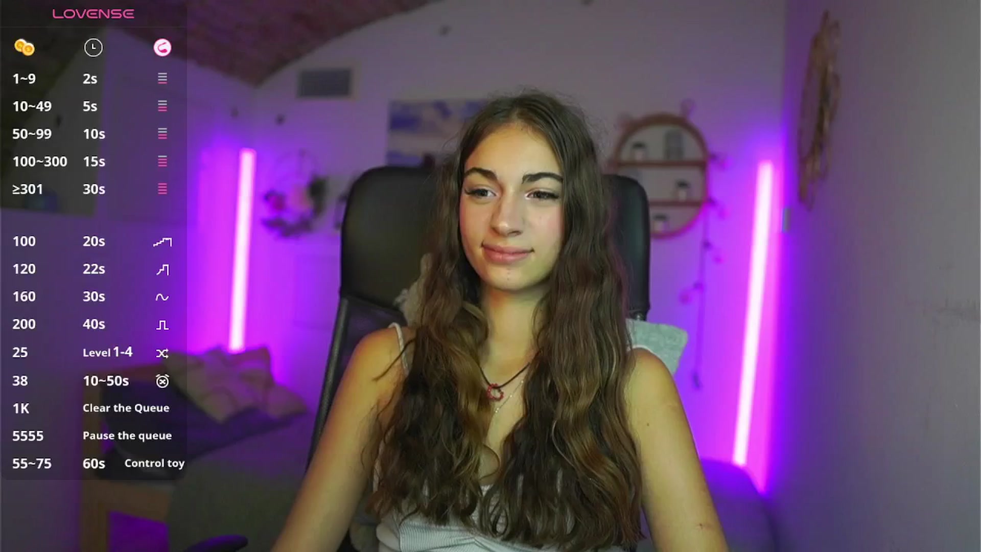 Gallery image thumbnail from Sophie__Grey's myfreecams stream on, 08/03/2025, 17:33 image 14 of 20