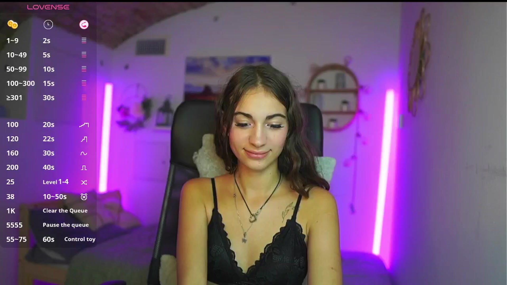 Gallery image thumbnail from Sophie__Grey's myfreecams stream on, 08/03/2025, 23:04 image 18 of 20