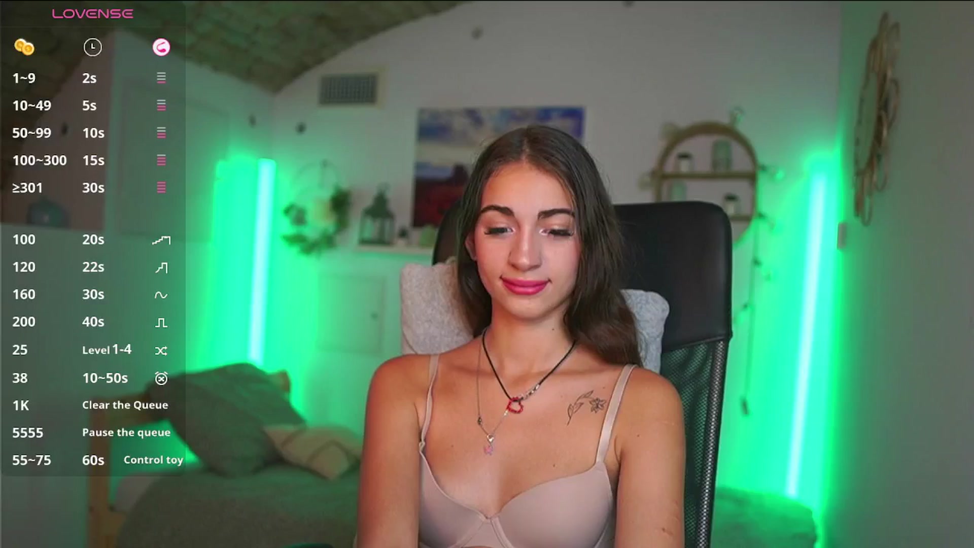Gallery image thumbnail from Sophie__Grey's myfreecams stream on, 08/07/2025, 14:33 image 6 of 20