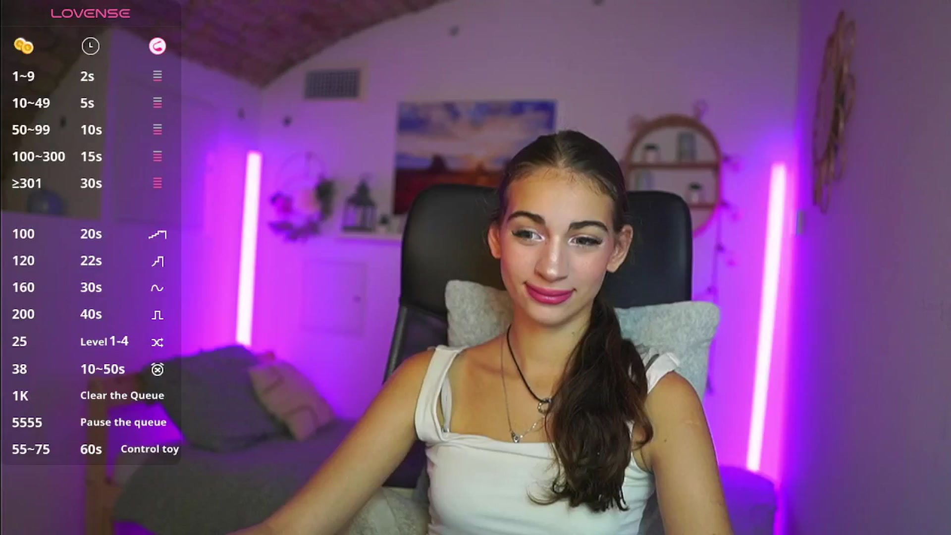 Gallery image thumbnail from Sophie__Grey's myfreecams stream on, 08/08/2025, 14:00 image 9 of 20