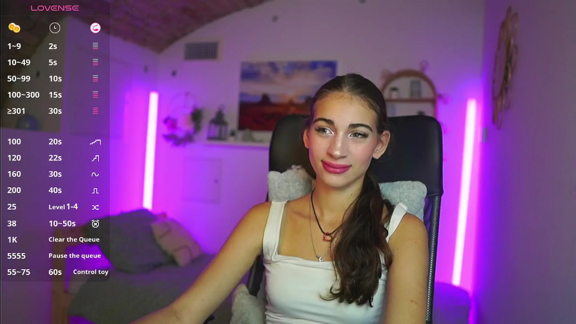 Gallery image thumbnail from Sophie__Grey's myfreecams stream on, 08/08/2025, 14:00 image 8 of 20