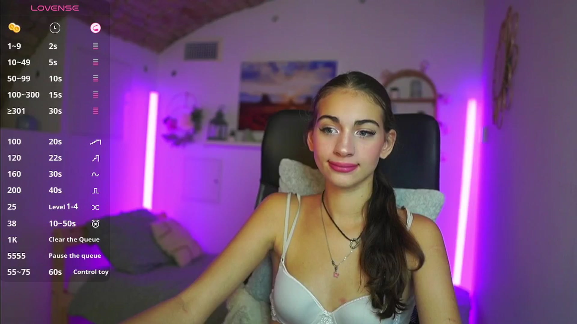 Gallery image thumbnail from Sophie__Grey's myfreecams stream on, 08/08/2025, 14:00 image 18 of 20