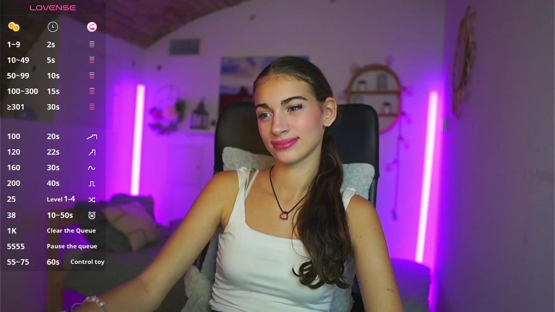 Gallery image thumbnail from Sophie__Grey's myfreecams stream on, 08/08/2025, 14:37 image 4 of 20
