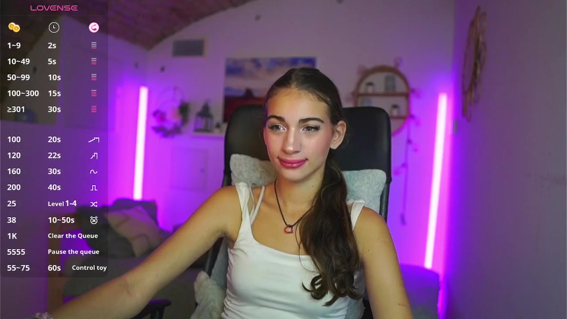 Gallery image thumbnail from Sophie__Grey's myfreecams stream on, 08/08/2025, 14:37 image 17 of 20