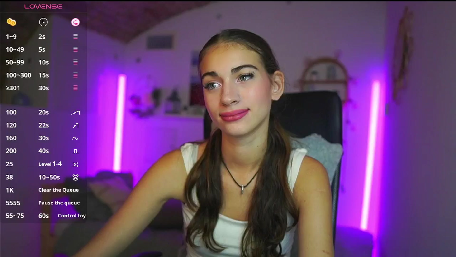 Gallery image thumbnail from Sophie__Grey's myfreecams stream on, 08/08/2025, 15:02 image 17 of 20