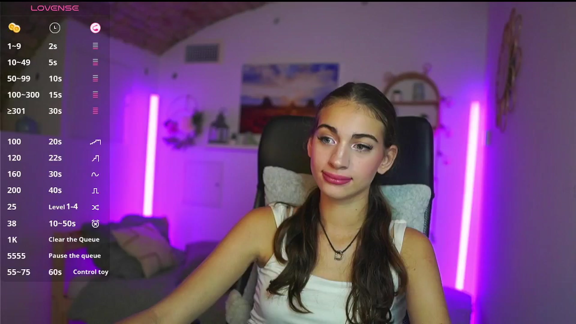 Gallery image thumbnail from Sophie__Grey's myfreecams stream on, 08/08/2025, 15:02 image 14 of 20