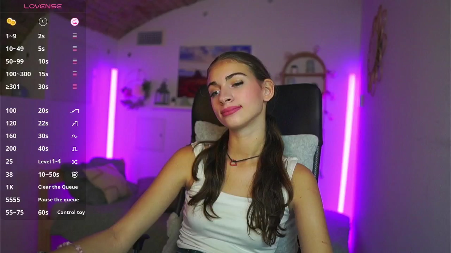 Gallery image thumbnail from Sophie__Grey's myfreecams stream on, 08/08/2025, 15:02 image 9 of 20
