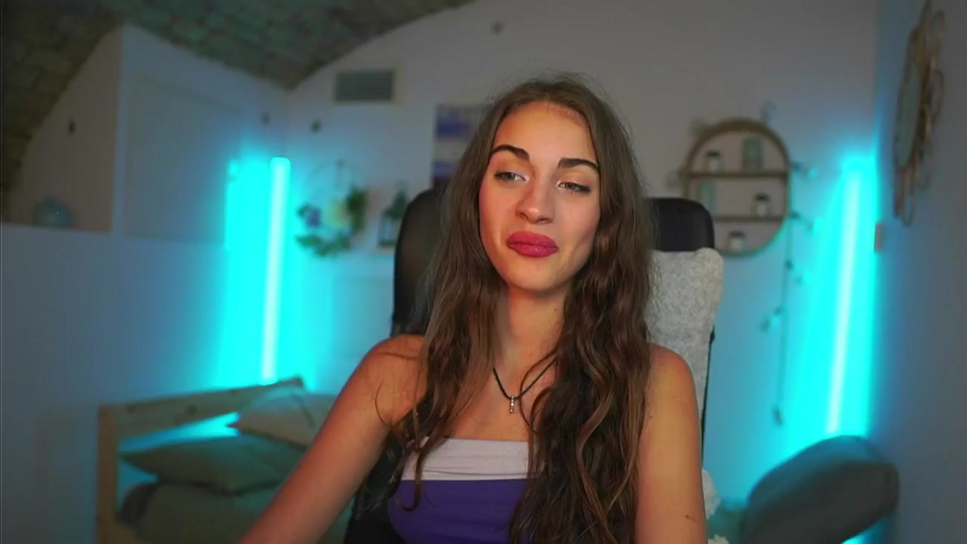 Gallery image thumbnail from Sophie__Grey's myfreecams stream on, 08/24/2025, 15:19 image 1 of 20