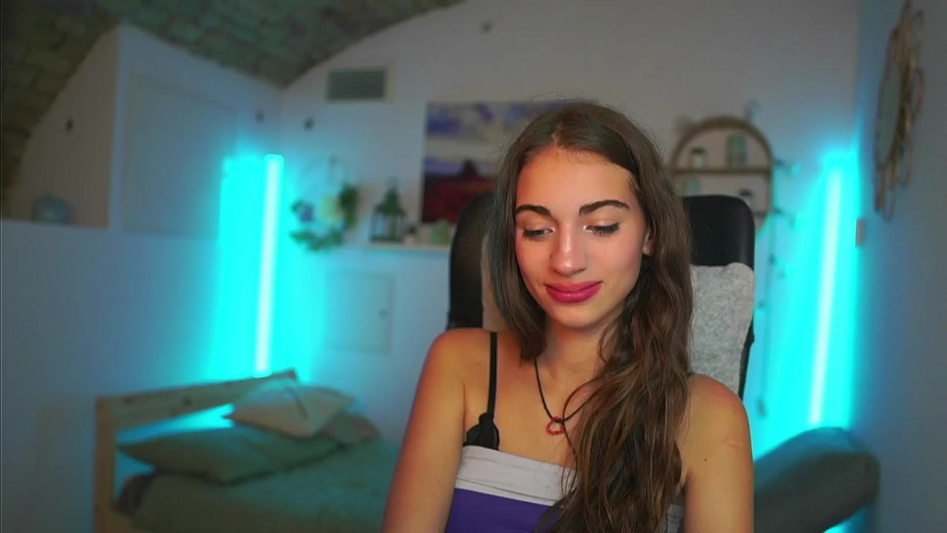 Gallery image thumbnail from Sophie__Grey's myfreecams stream on, 08/24/2025, 15:19 image 7 of 20