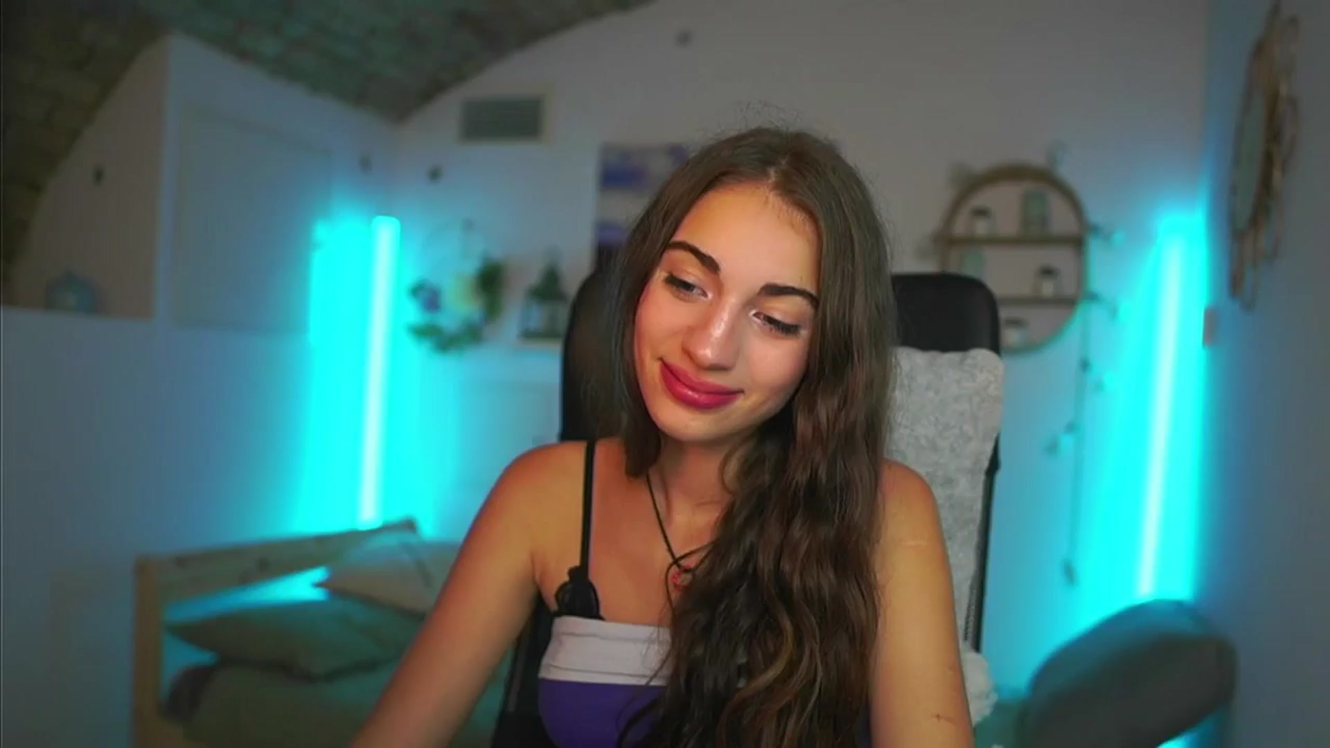 Gallery image thumbnail from Sophie__Grey's myfreecams stream on, 08/24/2025, 15:19 image 8 of 20