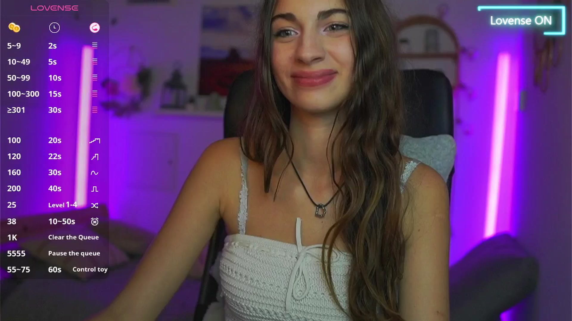 Gallery image thumbnail from Sophie__Grey's myfreecams stream on, 08/28/2025, 18:00 image 17 of 20