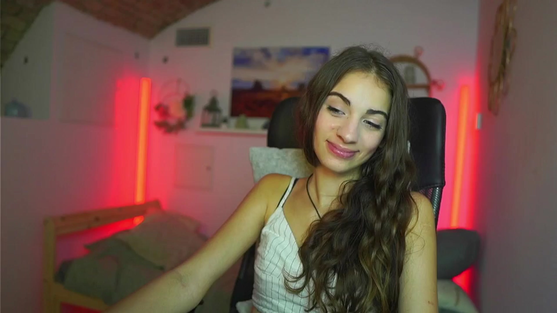 Gallery image thumbnail from Sophie__Grey's myfreecams stream on, 08/29/2025, 15:00 image 18 of 20