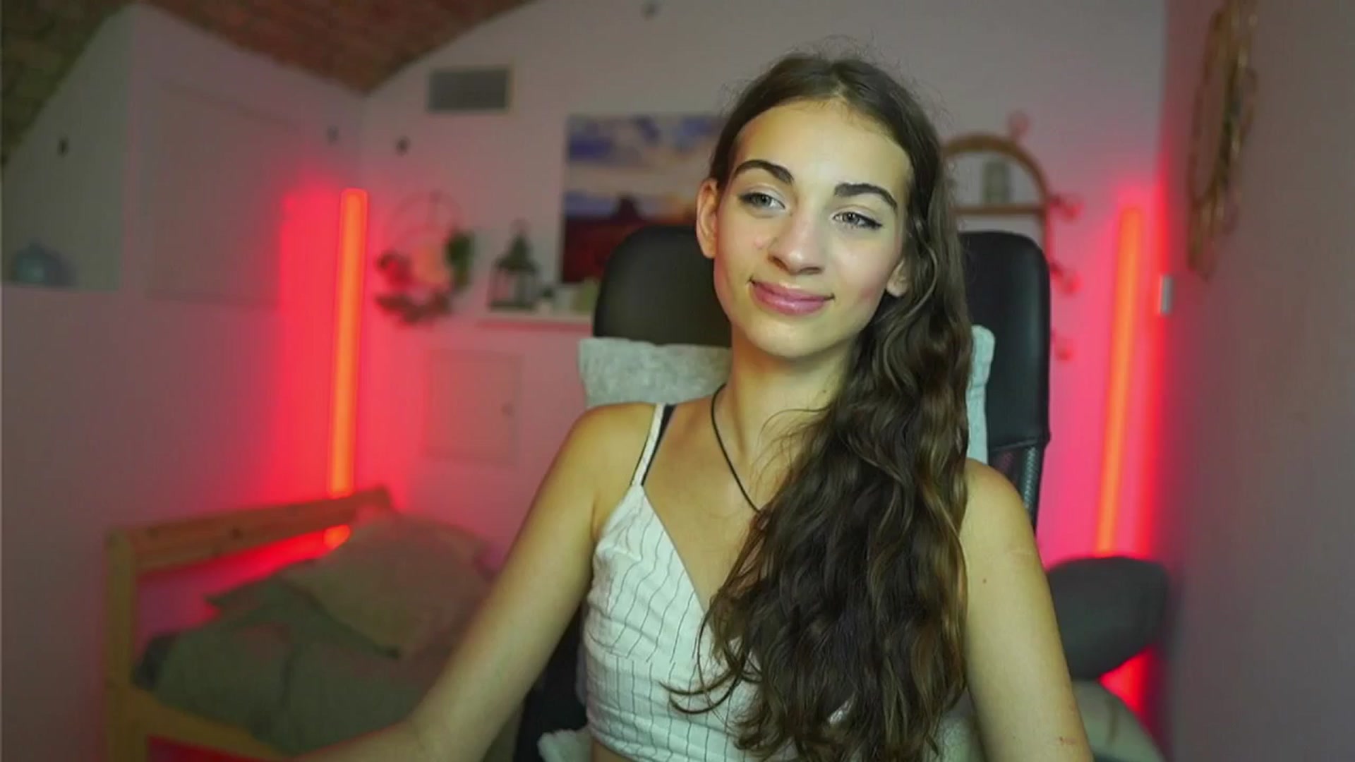Gallery image thumbnail from Sophie__Grey's myfreecams stream on, 08/29/2025, 15:00 image 11 of 20