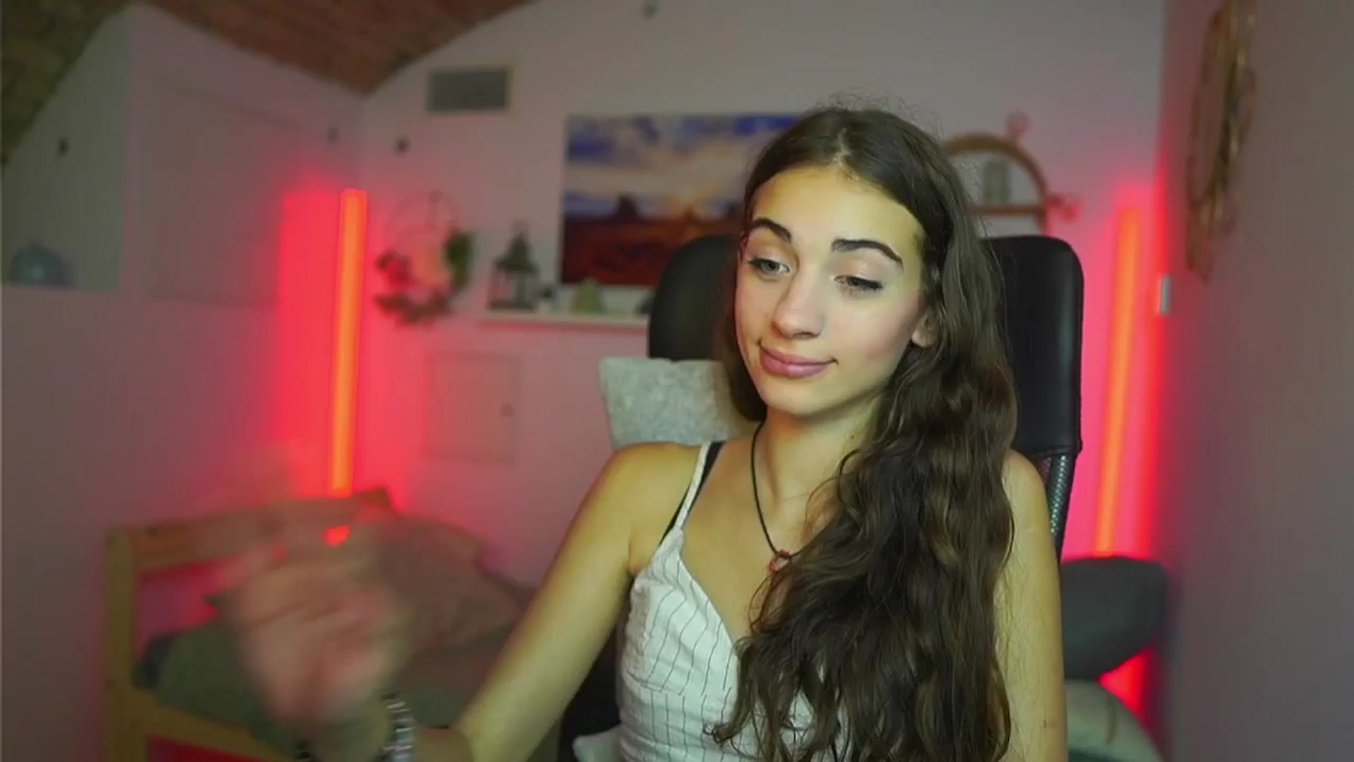Gallery image thumbnail from Sophie__Grey's myfreecams stream on, 08/29/2025, 15:00 image 20 of 20