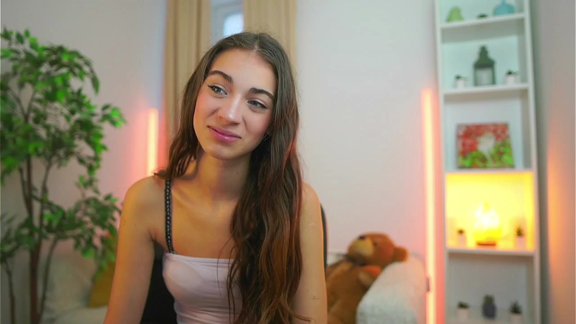 Gallery image thumbnail from Sophie__Grey's myfreecams stream on, 09/10/2025, 14:49 image 13 of 20