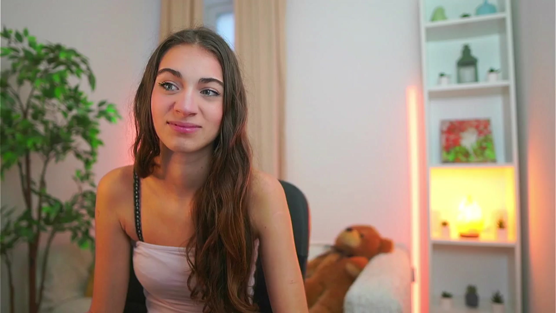 Gallery image thumbnail from Sophie__Grey's myfreecams stream on, 09/10/2025, 14:49 image 19 of 20