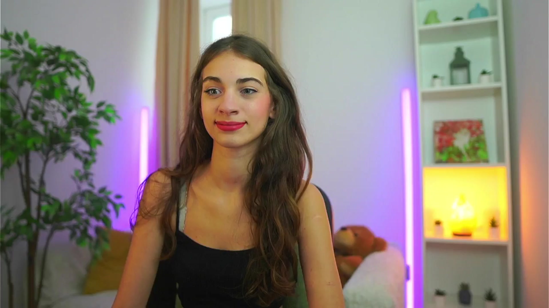 Gallery image thumbnail from Sophie__Grey's myfreecams stream on, 09/11/2025, 13:54 image 7 of 20