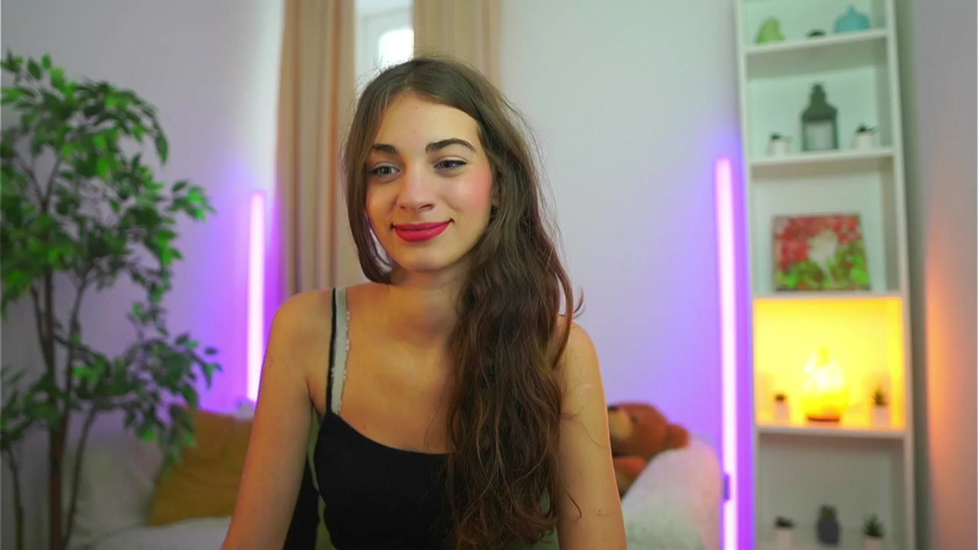 Gallery image thumbnail from Sophie__Grey's myfreecams stream on, 09/11/2025, 13:54 image 10 of 20